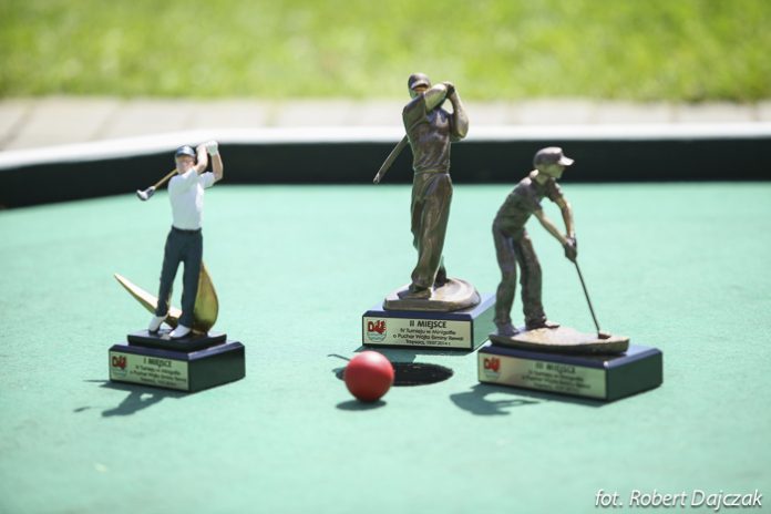 Mistrzostwa w gminy Rewal w Mini Golfie fot. Robert Dajczak © w